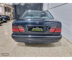 Mercedes Clase E 320 cdi de 2002 con 250.000 Km por 4.500 EUR. en Sevilla