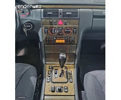 Mercedes Clase E 320 cdi de 2002 con 250.000 Km por 4.500 EUR. en Sevilla