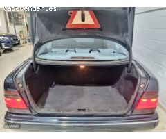 Mercedes Clase E 320 cdi de 2002 con 250.000 Km por 4.500 EUR. en Sevilla