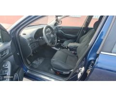 Toyota Avensis LUNA 4xD4 de 2004 con 264.625 Km por 2.900 EUR. en Cordoba
