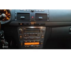 Toyota Avensis LUNA 4xD4 de 2004 con 264.625 Km por 2.900 EUR. en Cordoba