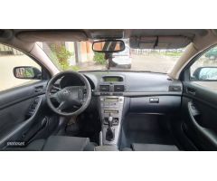 Toyota Avensis LUNA 4xD4 de 2004 con 264.625 Km por 2.900 EUR. en Cordoba
