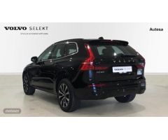 Volvo XC 60 XC60 Core, B4 (gasolina), Gasolina de 2022 con 18.217 Km por 39.900 EUR. en Pontevedra