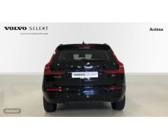 Volvo XC 60 XC60 Core, B4 (gasolina), Gasolina de 2022 con 18.217 Km por 39.900 EUR. en Pontevedra
