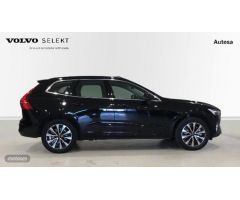 Volvo XC 60 XC60 Core, B4 (gasolina), Gasolina de 2022 con 18.217 Km por 39.900 EUR. en Pontevedra
