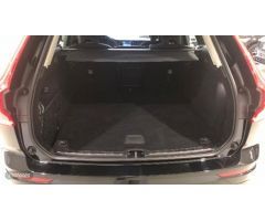 Volvo XC 60 XC60 Core, B4 (gasolina), Gasolina de 2022 con 18.217 Km por 39.900 EUR. en Pontevedra