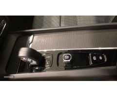 Volvo XC 60 XC60 Core, B4 (gasolina), Gasolina de 2022 con 18.217 Km por 39.900 EUR. en Pontevedra