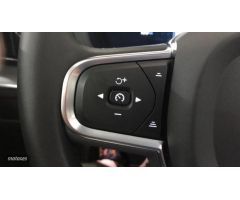 Volvo XC 60 XC60 Core, B4 (gasolina), Gasolina de 2022 con 18.217 Km por 39.900 EUR. en Pontevedra