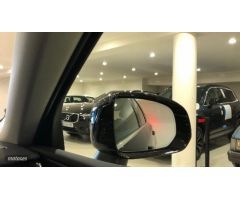 Volvo XC 60 XC60 Core, B4 (gasolina), Gasolina de 2022 con 18.217 Km por 39.900 EUR. en Pontevedra