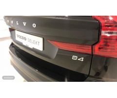 Volvo XC 60 XC60 Core, B4 (gasolina), Gasolina de 2022 con 18.217 Km por 39.900 EUR. en Pontevedra