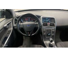 Volvo XC 60 2.0 D3 KINETIC 150 CV 5P de 2016 con 165.918 Km por 17.900 EUR. en A Coruna