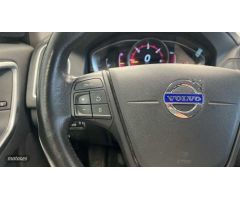 Volvo XC 60 2.0 D3 KINETIC 150 CV 5P de 2016 con 165.918 Km por 17.900 EUR. en A Coruna