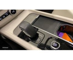 Volvo XC 60 2.0 T6 RECHARGE CORE AUTO 4WD 350 5P de 2023 con 14.258 Km por 568.000 EUR. en Cadiz
