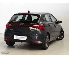 Hyundai i20 1.0 TGDI Klass 100 de 2022 con 24.500 Km por 16.500 EUR. en Valladolid