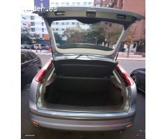 Ford Focus 2.0TDCI Sport de 2005 con 180.000 Km por 3.950 EUR. en Madrid