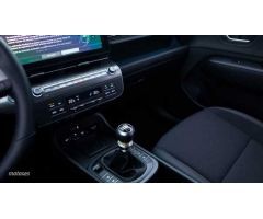 Hyundai Kona 1.0 TGDI 48V Tecno 4x2 de 2023 con 10.100 Km por 29.900 EUR. en Huesca