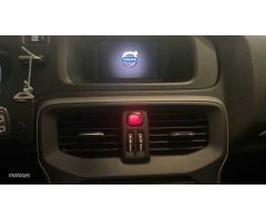 Volvo V 40 V40 D2 Kinetic Manual de 2015 con 125.600 Km por 12.000 EUR. en Jaen