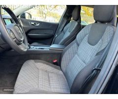 Volvo XC 60 Core, B4 (gasolina), Gasolina de 2023 con 36.223 Km por 41.800 EUR. en Badajoz