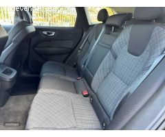 Volvo XC 60 Core, B4 (gasolina), Gasolina de 2023 con 36.223 Km por 41.800 EUR. en Badajoz