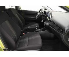 Hyundai i20 1.2 MPI Essence de 2024 con 9.286 Km por 16.900 EUR. en Zaragoza