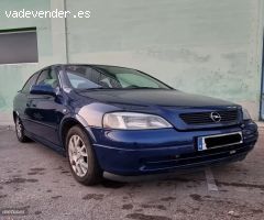 Opel Astra 1.6 club de 2003 con 191.000 Km por 1.800 EUR. en Valencia