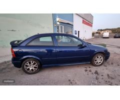 Opel Astra 1.6 club de 2003 con 191.000 Km por 1.800 EUR. en Valencia