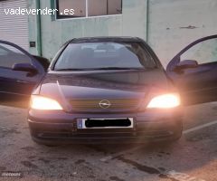 Opel Astra 1.6 club de 2003 con 191.000 Km por 1.800 EUR. en Valencia