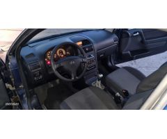 Opel Astra 1.6 club de 2003 con 191.000 Km por 1.800 EUR. en Valencia