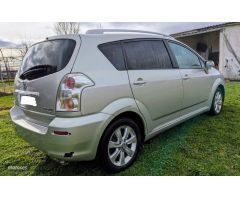 Toyota Corolla Verso 2.2 D4D 136 CV Sol de 2007 con 178.000 Km por 7.800 EUR. en Leon