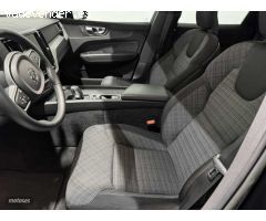 Volvo XC 60 Core, B4 (diesel), Diesel de 2023 con 24.087 Km por 42.600 EUR. en Badajoz