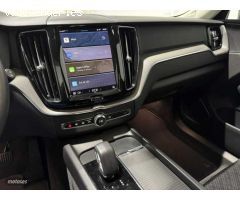 Volvo XC 60 Core, B4 (diesel), Diesel de 2023 con 24.087 Km por 42.600 EUR. en Badajoz