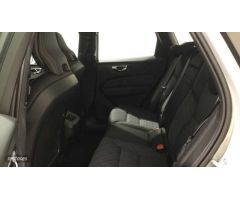 Volvo XC 60 Core, B4 Semihibrido, Diesel de 2023 con 21.000 Km por 41.900 EUR. en Cantabria
