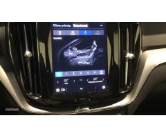 Volvo XC 60 Core, B4 Semihibrido, Diesel de 2023 con 21.000 Km por 41.900 EUR. en Cantabria