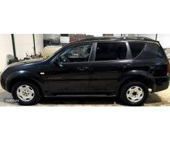 Ssangyong Rexton 270 de 2005 con 235.000 Km por 4.999 EUR. en Albacete