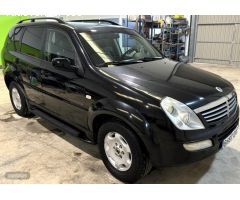Ssangyong Rexton 270 de 2005 con 235.000 Km por 4.999 EUR. en Albacete