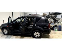 Ssangyong Rexton 270 de 2005 con 235.000 Km por 4.999 EUR. en Albacete