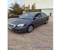 Toyota Avensis 2.0 Sol 126CV de 2008 con 291.000 Km por 3.900 EUR. en Jaen