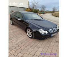 Mercedes 220 C  Sportcoupe de 2004 por 3.900 EUR. en Jaen