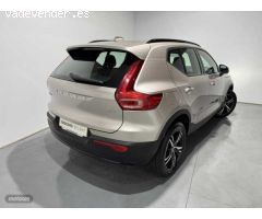 Volvo XC40 Plus, B3 mild hybrid, Gasolina, Dark de 2023 con 29.853 Km por 36.900 EUR. en Badajoz
