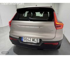 Volvo XC40 Plus, B3 mild hybrid, Gasolina, Dark de 2023 con 29.853 Km por 36.900 EUR. en Badajoz