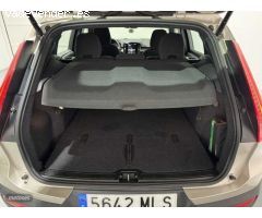 Volvo XC40 Plus, B3 mild hybrid, Gasolina, Dark de 2023 con 29.853 Km por 36.900 EUR. en Badajoz