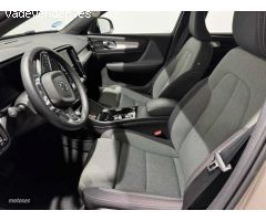 Volvo XC40 Plus, B3 mild hybrid, Gasolina, Dark de 2023 con 29.853 Km por 36.900 EUR. en Badajoz