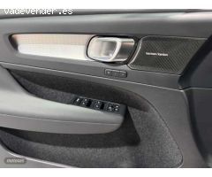 Volvo XC40 Plus, B3 mild hybrid, Gasolina, Dark de 2023 con 29.853 Km por 36.900 EUR. en Badajoz