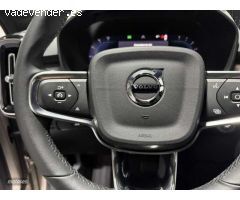 Volvo XC40 Plus, B3 mild hybrid, Gasolina, Dark de 2023 con 29.853 Km por 36.900 EUR. en Badajoz