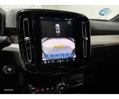 Volvo XC40 Plus, B3 mild hybrid, Gasolina, Dark de 2023 con 29.853 Km por 36.900 EUR. en Badajoz