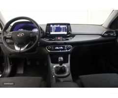 Hyundai i30 1.0 TGDI Klass LR 48V 120 de 2024 con 14.082 Km por 20.990 EUR. en Ourense