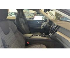 Volvo XC 60 2.0 B4 D CORE AUTO 197 5P de 2023 con 13.381 Km por 43.500 EUR. en Malaga