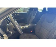 Volvo XC 60 2.0 B4 D CORE AUTO 197 5P de 2023 con 13.381 Km por 43.500 EUR. en Malaga
