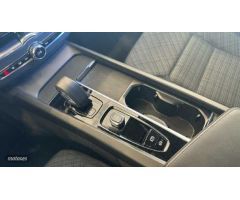 Volvo XC 60 2.0 B4 D CORE AUTO 197 5P de 2023 con 13.381 Km por 43.500 EUR. en Malaga