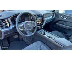 Volvo XC 60 2.0 B4 D CORE AUTO 197 5P de 2023 con 16.912 Km por 43.500 EUR. en Malaga